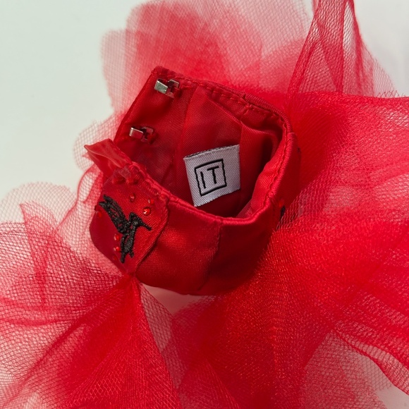 Integrity Sinuhe Guzman Surrealist Gala Vanessa Perrin Red Top Skirt Cape Thong - Picture 9 of 11